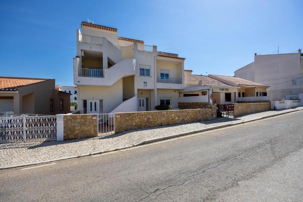 MSASA APARTEMENTS