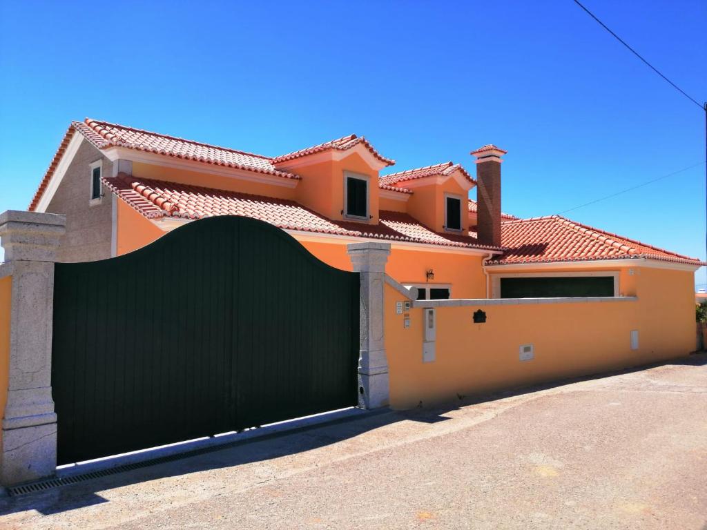 Imagem de D'Yellow House