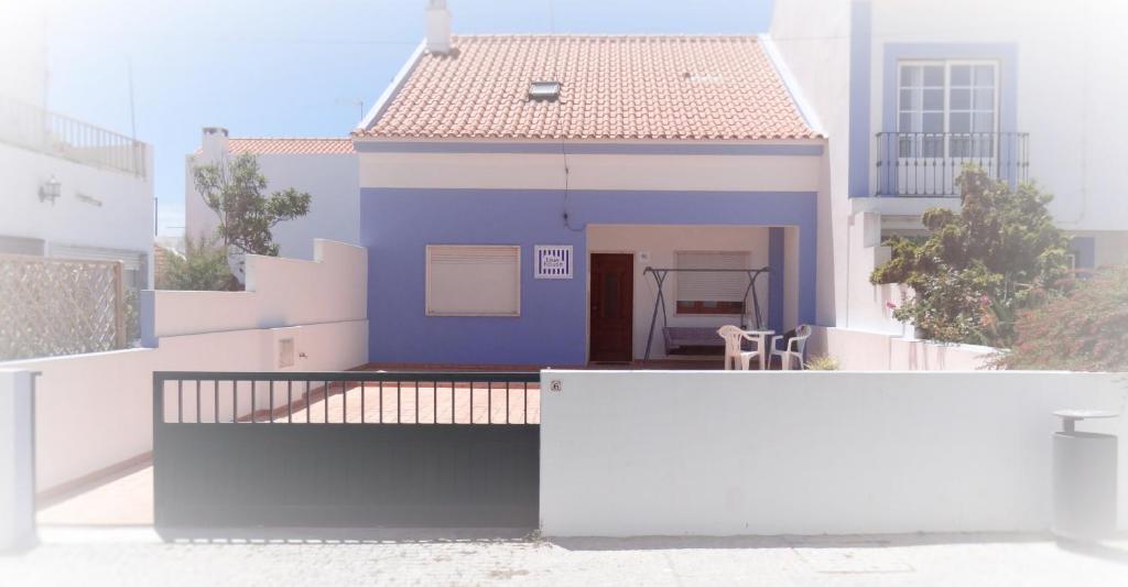 Imagem de BLUE HOUSE
