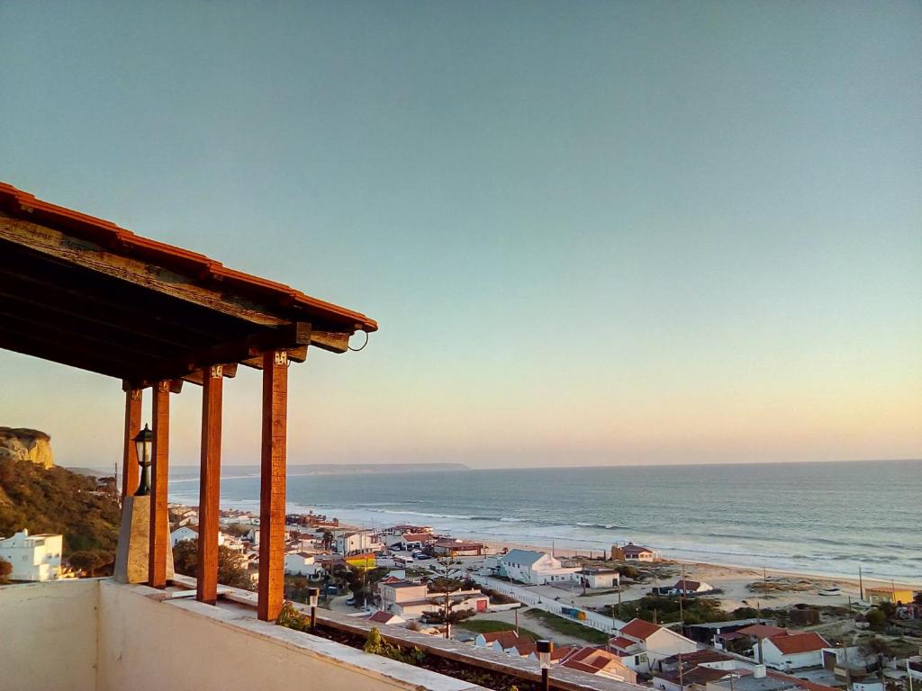 Imagem de FONTE DA TELHA BEACH HOSTEL