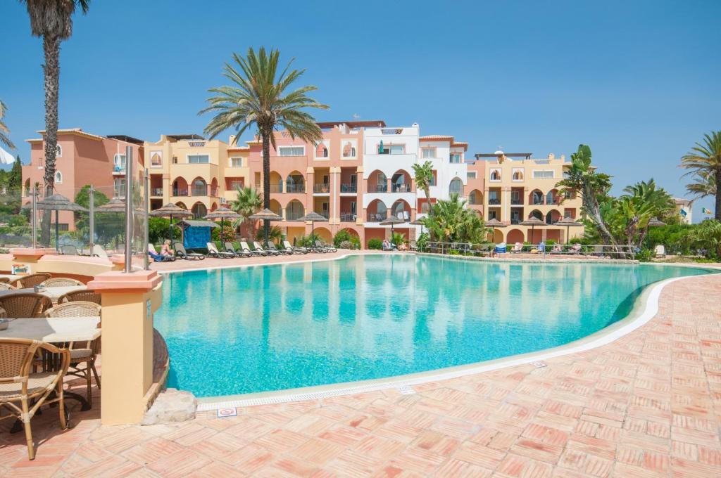 Imagem de Jardim da Meia Praia - Beach and Golf