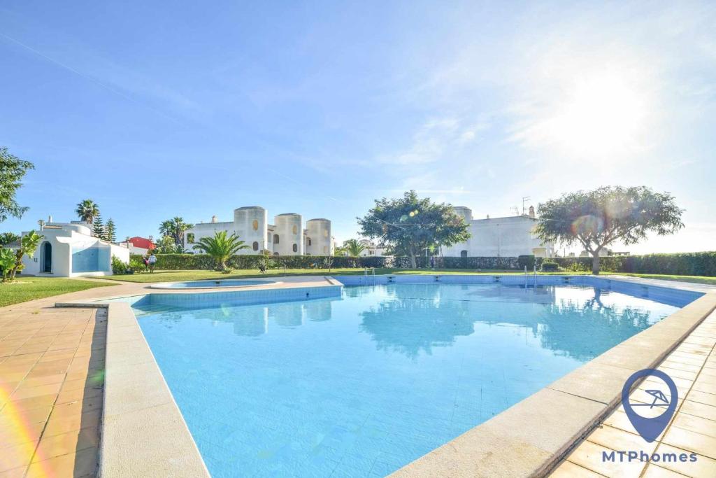 Imagem de Moradia com piscina em Alporchinhos