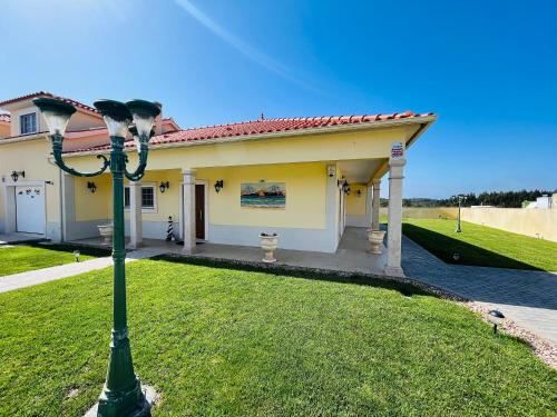 MIKE'S GUEST HOUSE