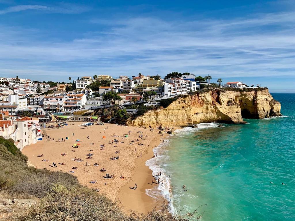 Imagem de T1 Carvoeiro Daniel