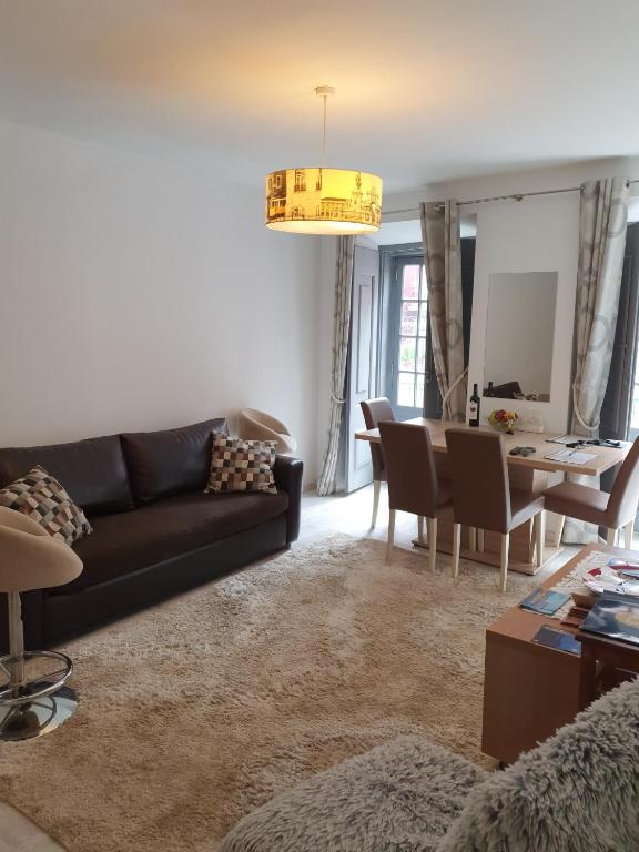 Imagem de Center of Lisbon Duplex Apartment Bairro Alto