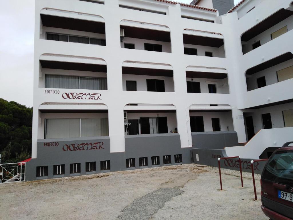 APARTAMENTO EDIFICIO OURAMAR