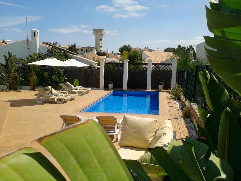 VILLA 81 CAJU