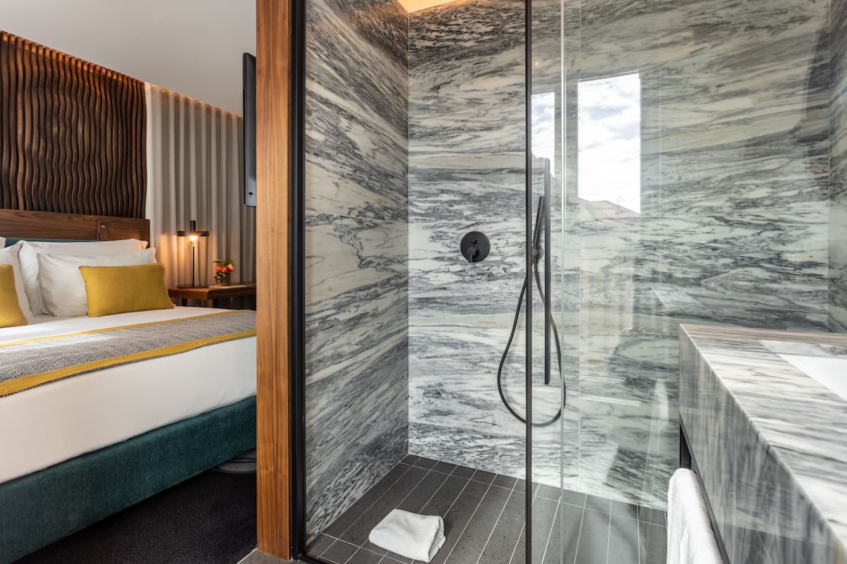 Imagem de Downtown Balcony Apartment