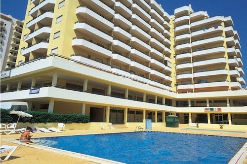 CLUBE DOS ARCOS - APART. 402
