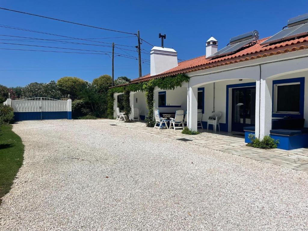 Imagem de Family house with warm pool